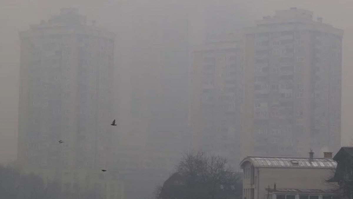 Zrak u Sarajevu i Beogradu jako opasan, ljude upozorili da ne izlaze iz domova